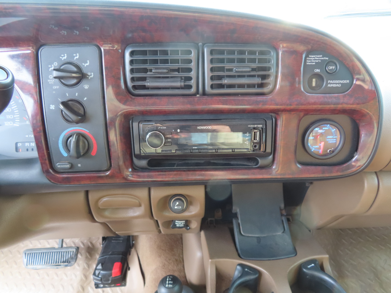 Dodge Ram 2500 4dr Quad Cab 139" WB HD 4WD 1999