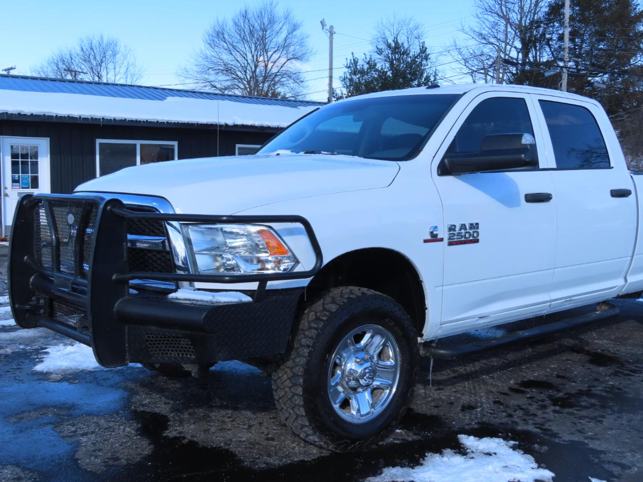 RAM 2500 Tradesman 4x4 Crew Cab 8' Box 2018