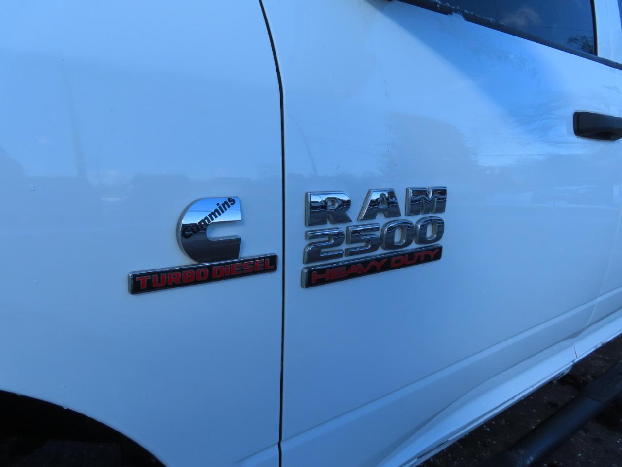 RAM 2500 Tradesman 4x4 Crew Cab 8' Box 2018