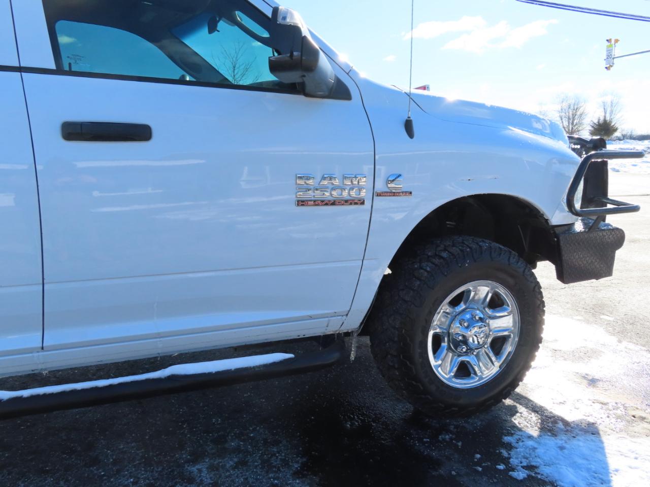 RAM 2500 Tradesman 4x4 Crew Cab 8' Box 2018