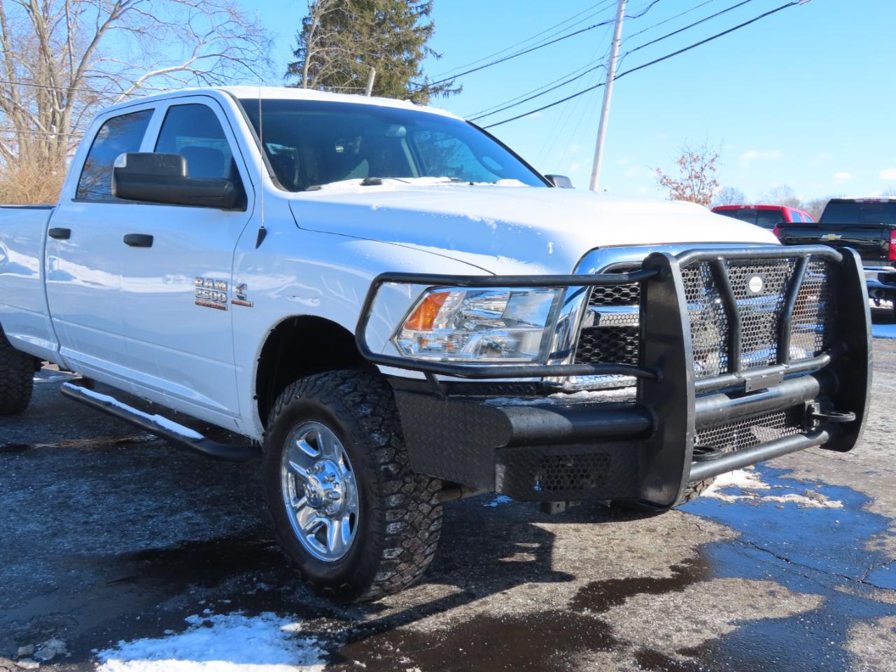 RAM 2500 Tradesman 4x4 Crew Cab 8' Box 2018