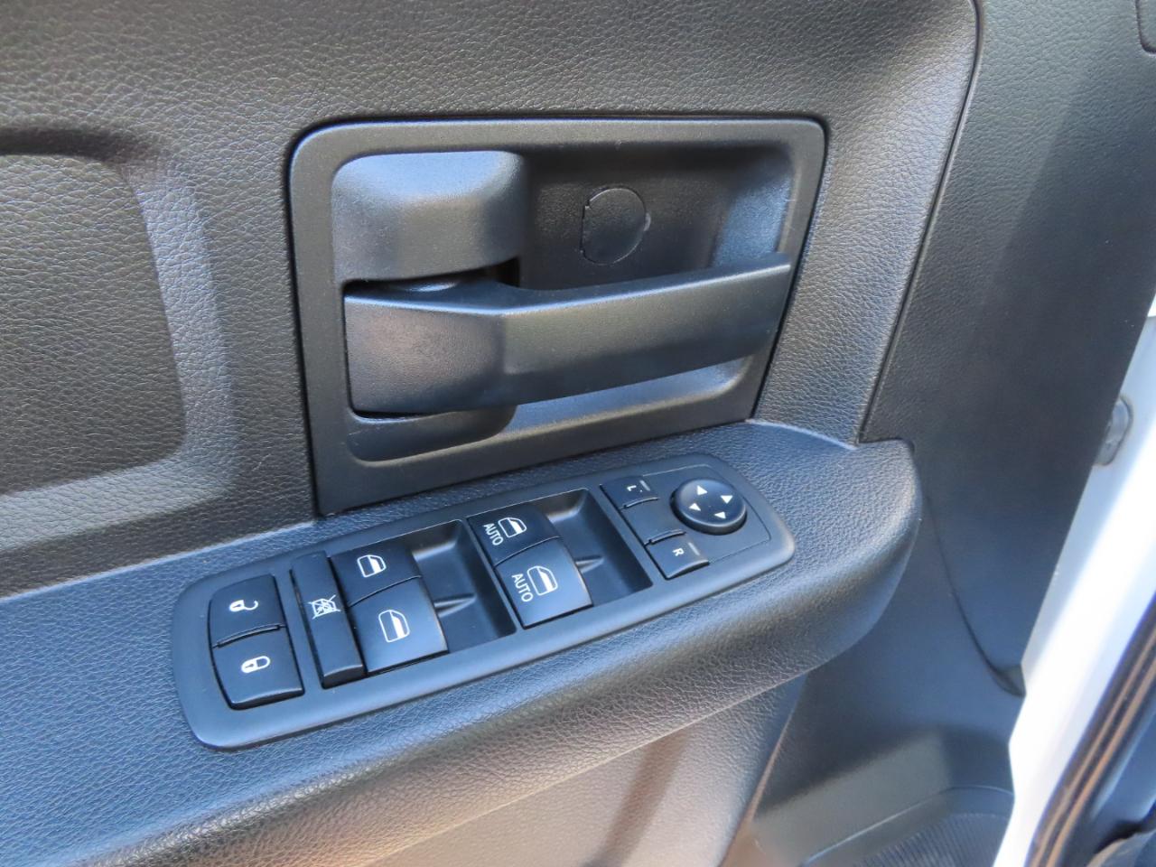 RAM 2500 Tradesman 4x4 Crew Cab 8' Box 2018