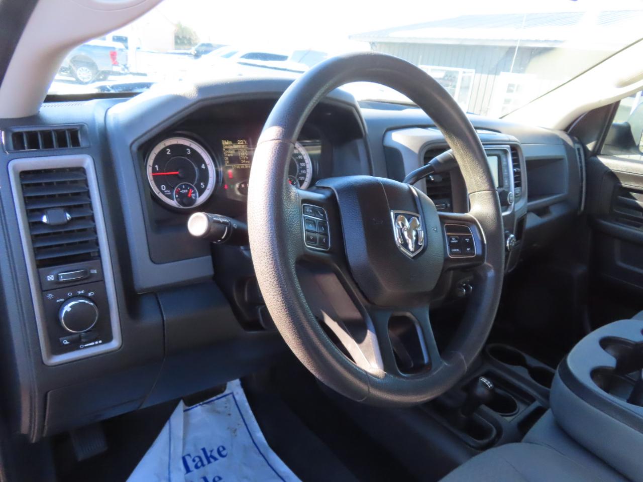 RAM 2500 Tradesman 4x4 Crew Cab 8' Box 2018