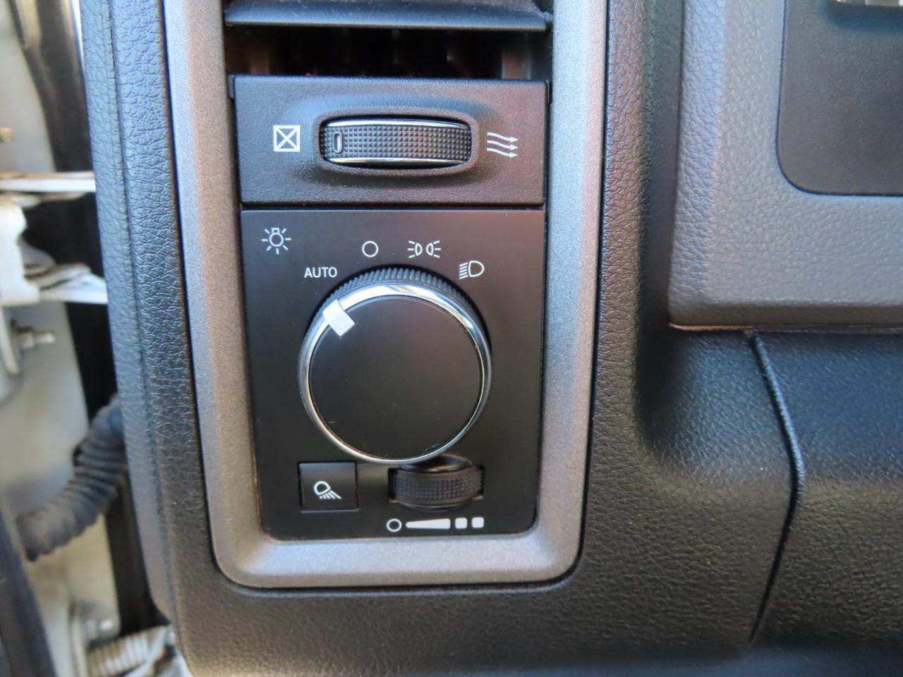 RAM 2500 Tradesman 4x4 Crew Cab 8' Box 2018