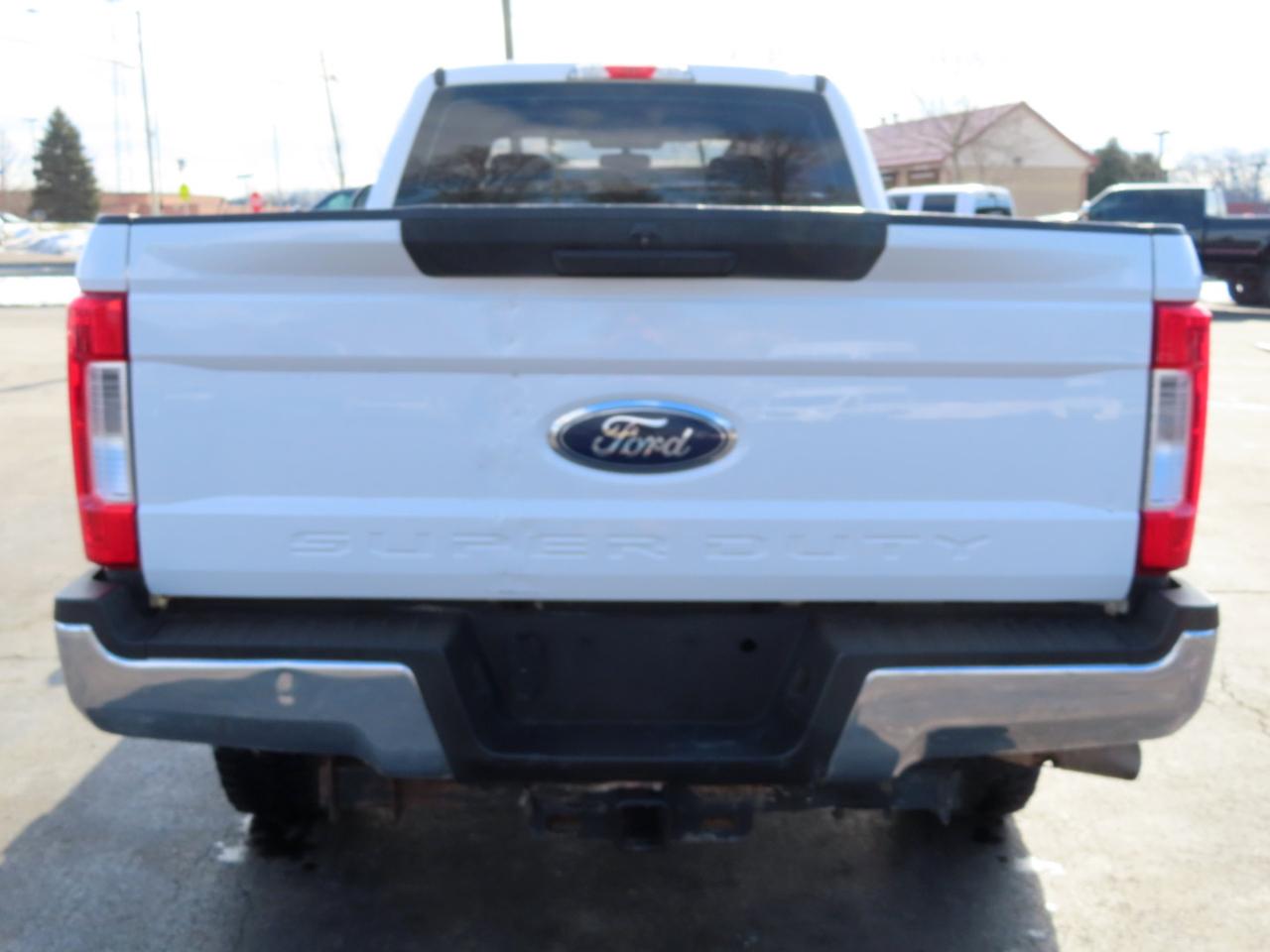 Ford Super Duty F-250 SRW XL 4WD Crew Cab 8' Box 2019