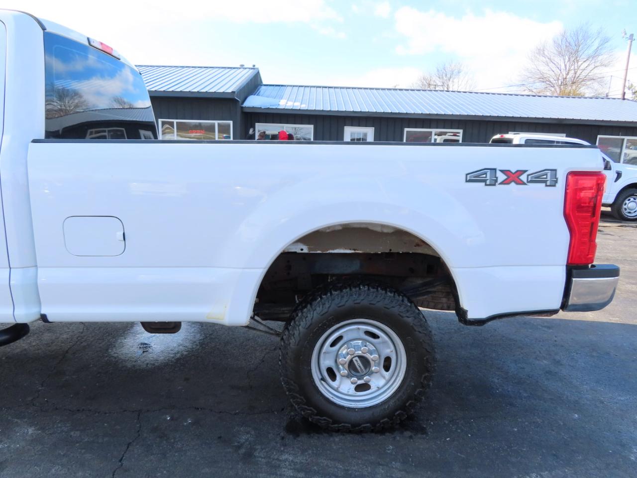 Ford Super Duty F-250 SRW XL 4WD Crew Cab 8' Box 2019