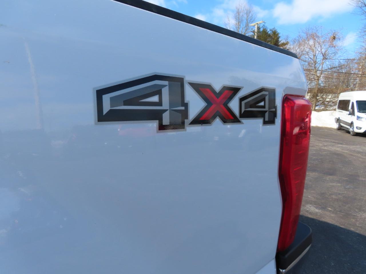 Ford Super Duty F-250 SRW XL 4WD Crew Cab 8' Box 2019