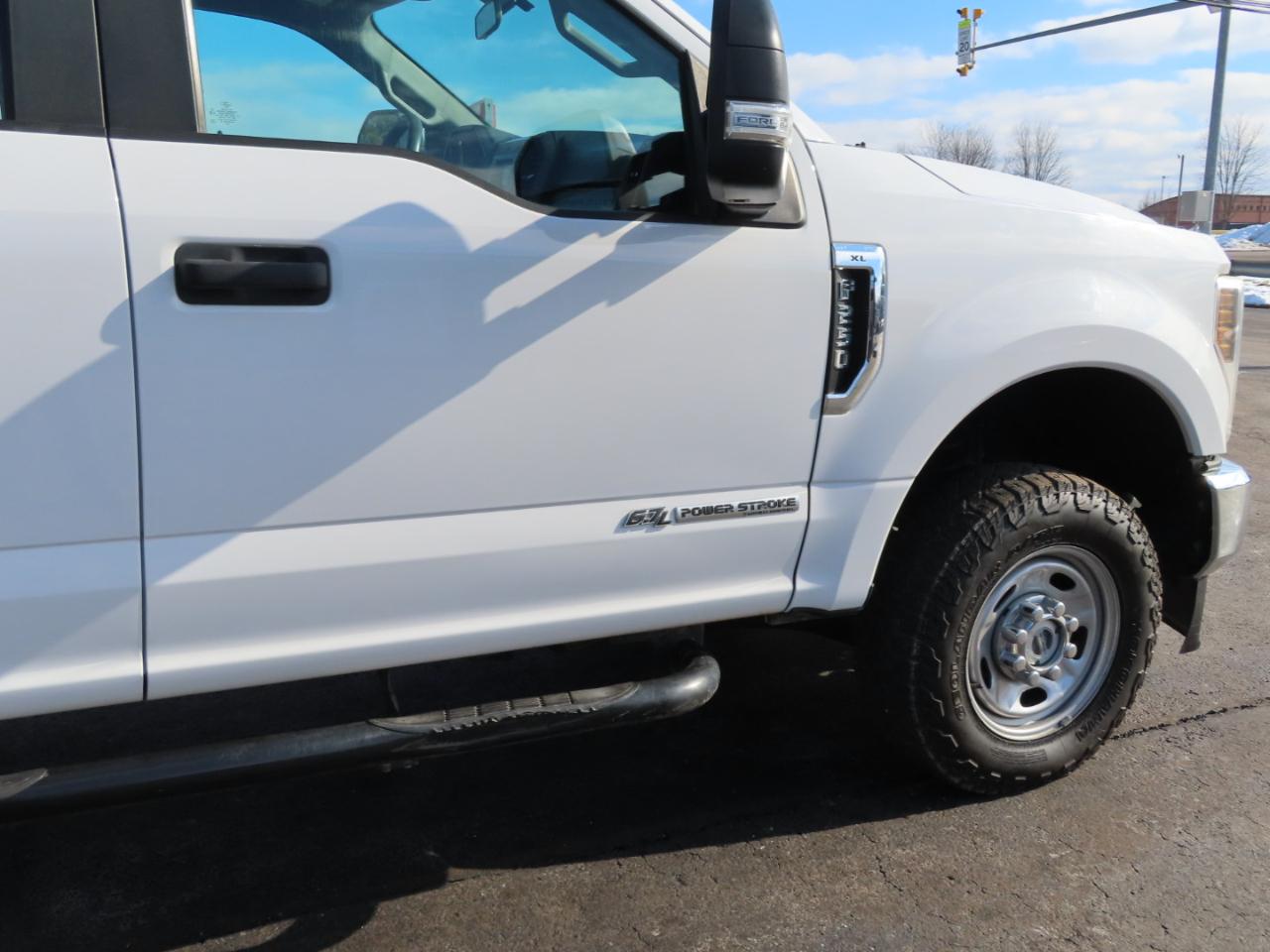 Ford Super Duty F-250 SRW XL 4WD Crew Cab 8' Box 2019