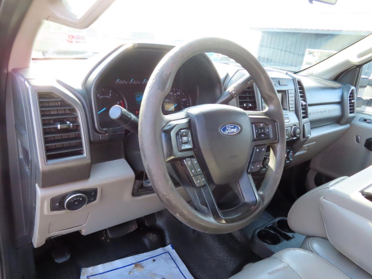 Ford Super Duty F-250 SRW XL 4WD Crew Cab 8' Box 2019