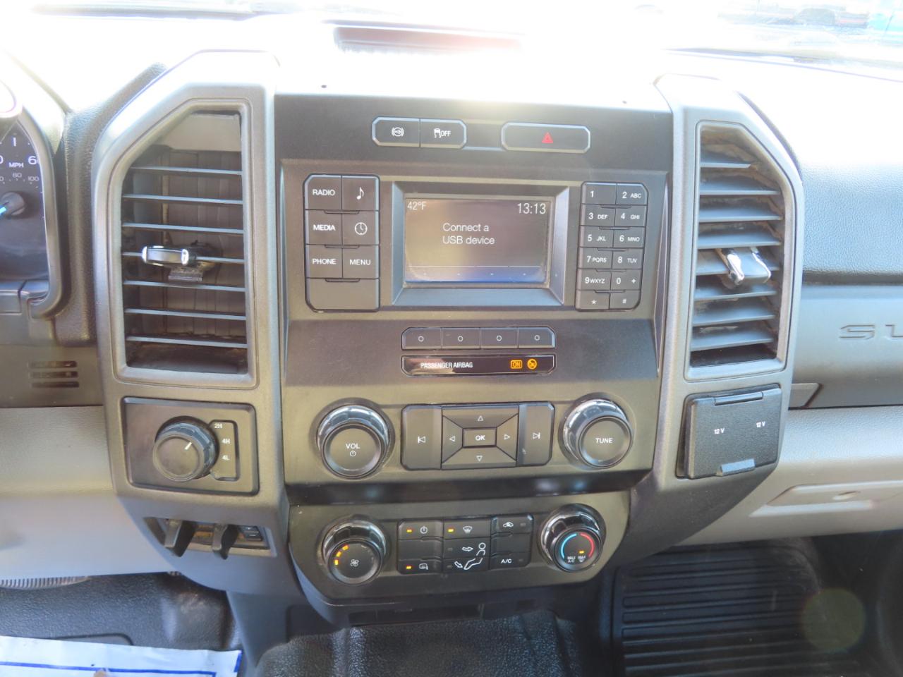 Ford Super Duty F-250 SRW XL 4WD Crew Cab 8' Box 2019