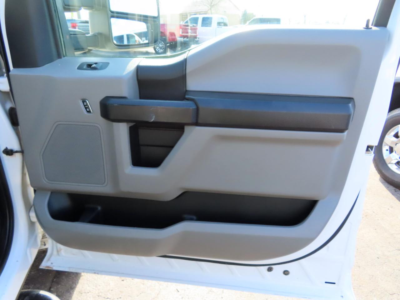 Ford Super Duty F-250 SRW XL 4WD Crew Cab 8' Box 2019