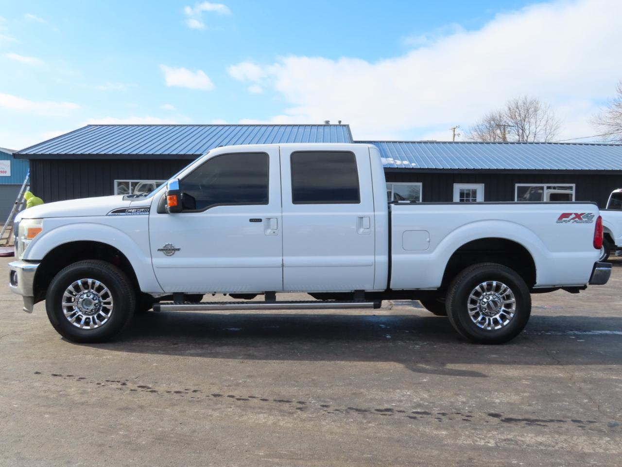 Ford Super Duty F-350 SRW 4WD Crew Cab 156" Lariat 2016