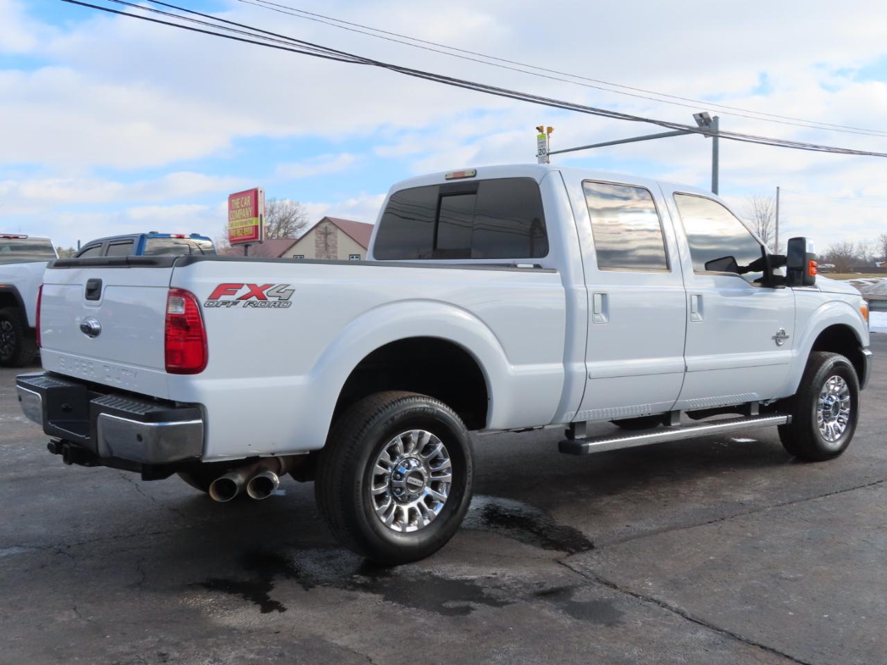 Ford Super Duty F-350 SRW 4WD Crew Cab 156" Lariat 2016