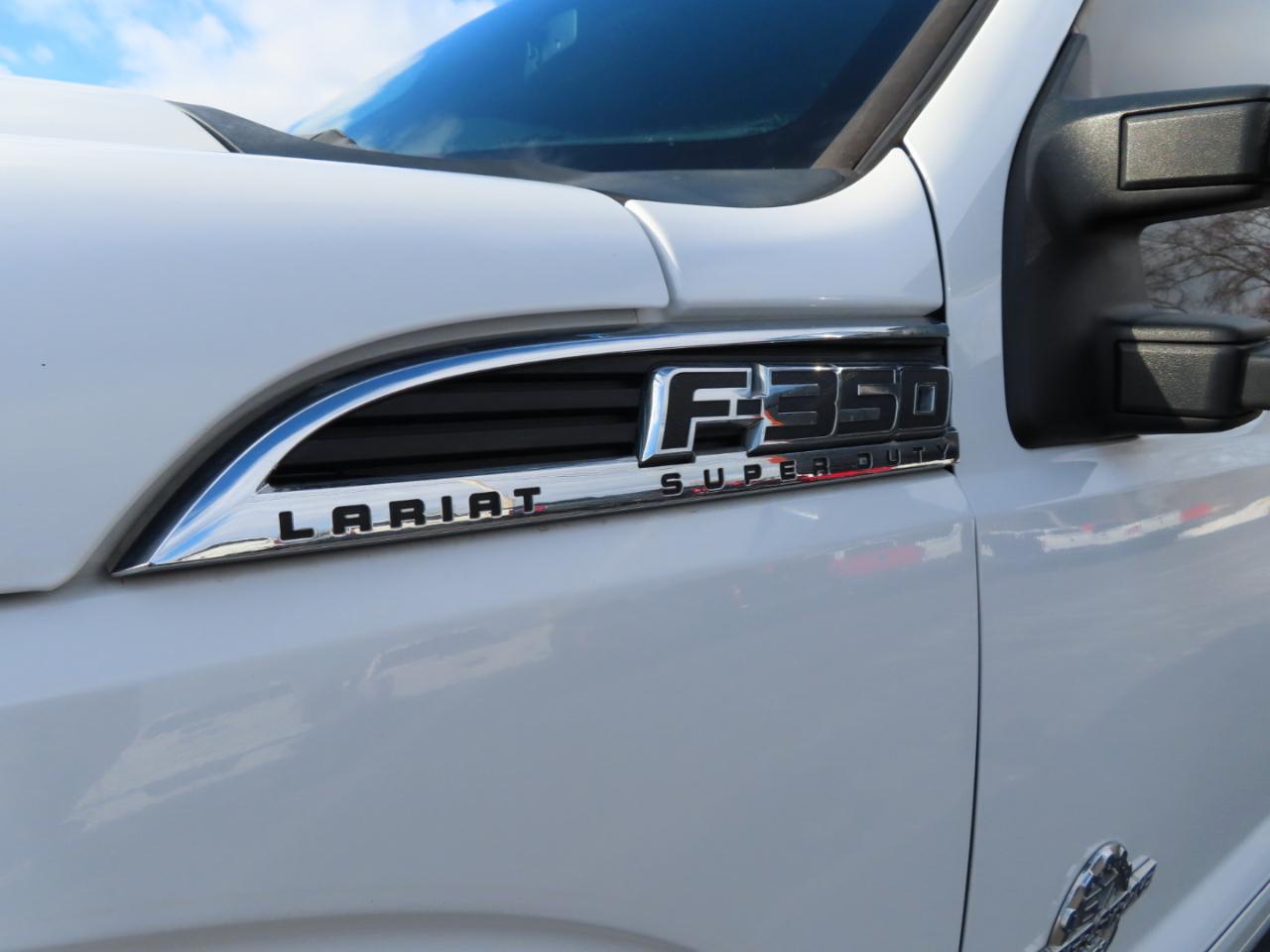 Ford Super Duty F-350 SRW 4WD Crew Cab 156" Lariat 2016