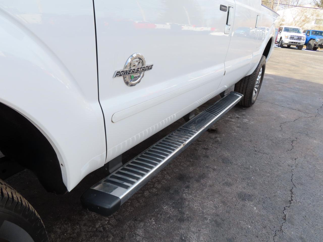 Ford Super Duty F-350 SRW 4WD Crew Cab 156" Lariat 2016