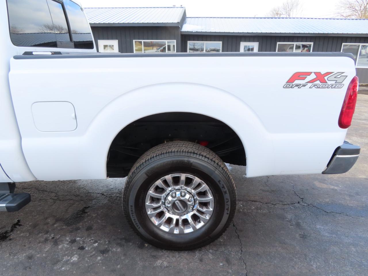 Ford Super Duty F-350 SRW 4WD Crew Cab 156" Lariat 2016