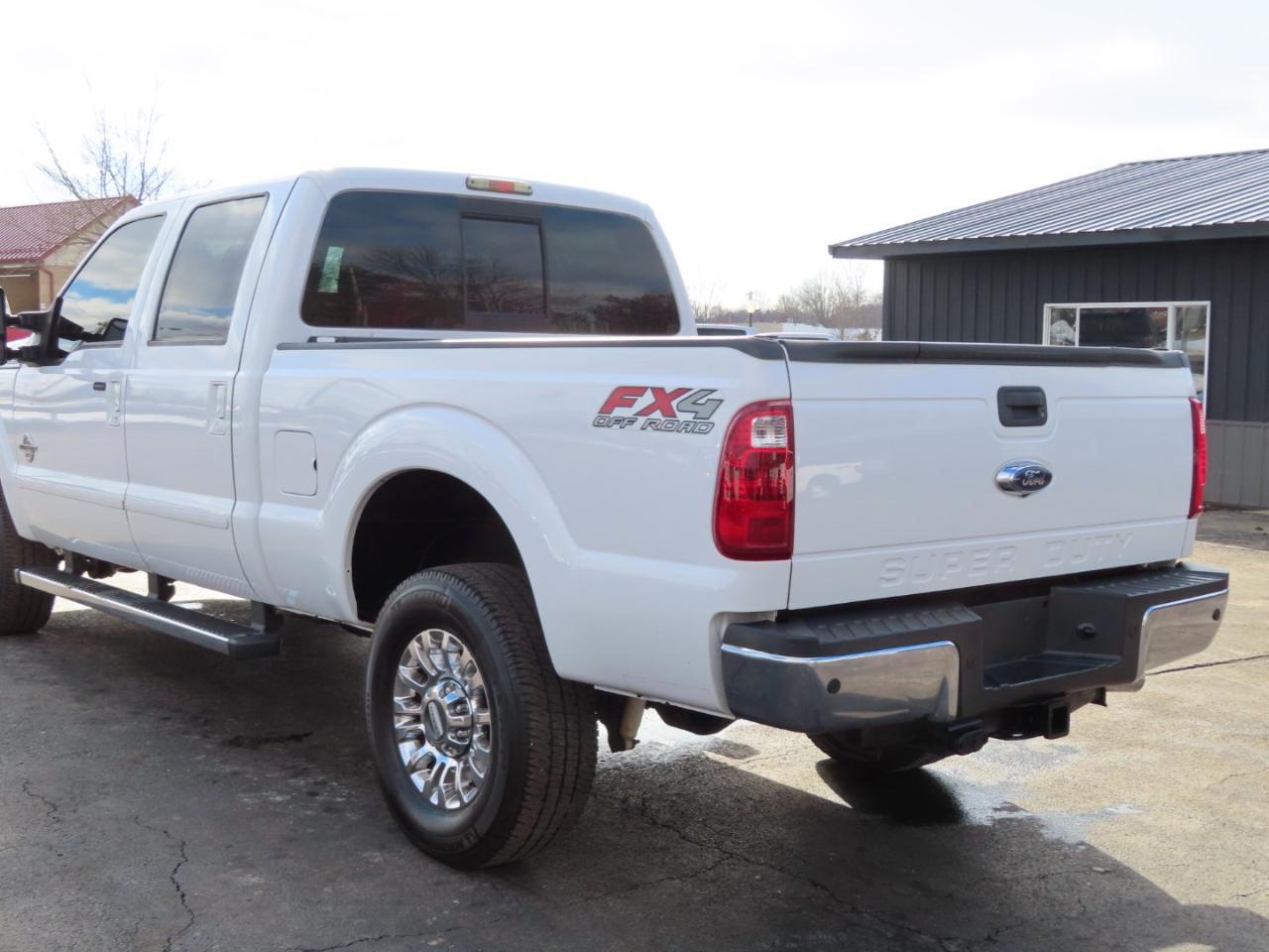Ford Super Duty F-350 SRW 4WD Crew Cab 156" Lariat 2016