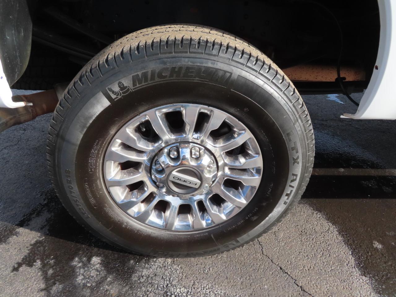 Ford Super Duty F-350 SRW 4WD Crew Cab 156" Lariat 2016