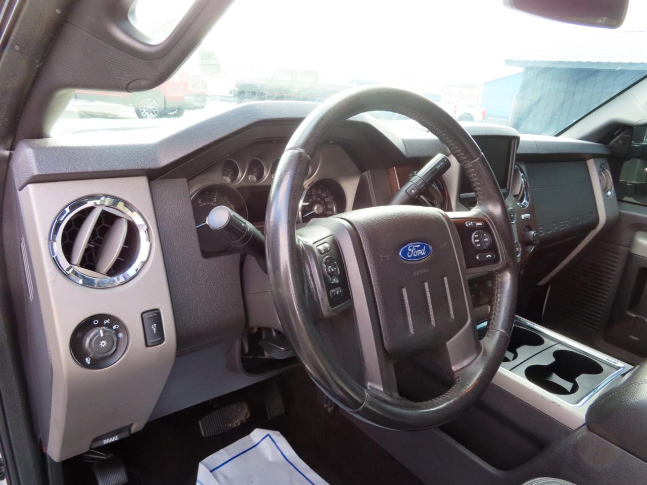 Ford Super Duty F-350 SRW 4WD Crew Cab 156" Lariat 2016