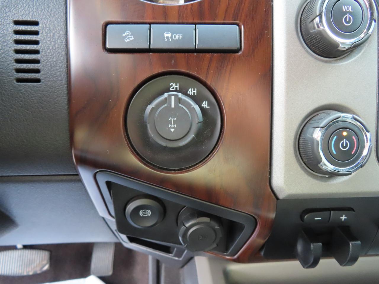 Ford Super Duty F-350 SRW 4WD Crew Cab 156" Lariat 2016