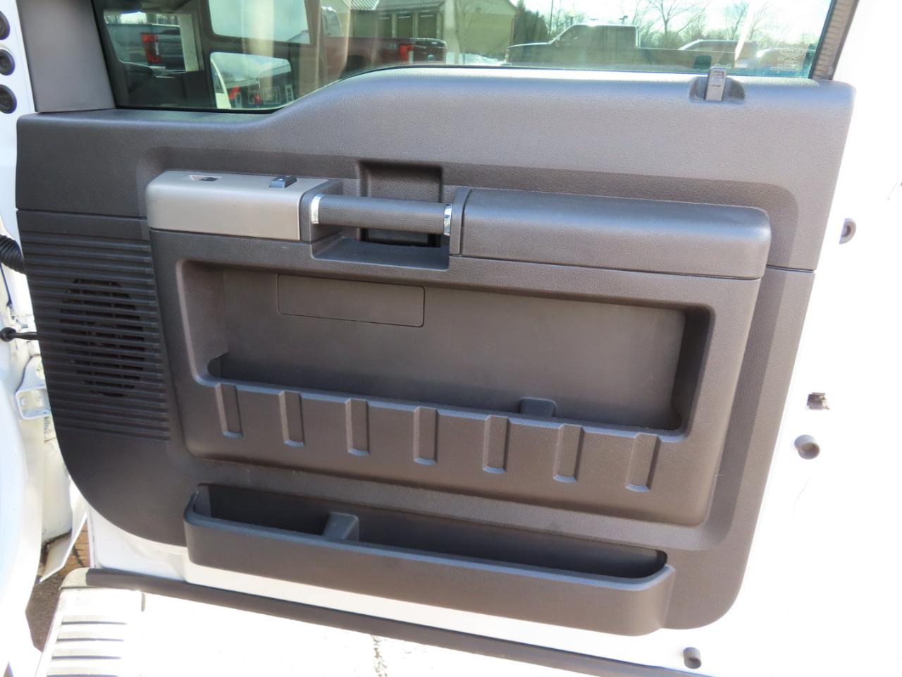 Ford Super Duty F-350 SRW 4WD Crew Cab 156" Lariat 2016