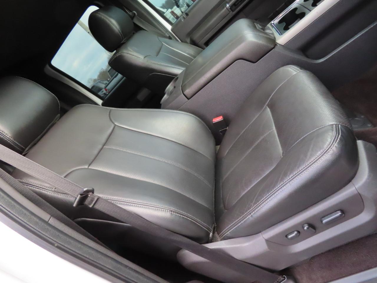 Ford Super Duty F-350 SRW 4WD Crew Cab 156" Lariat 2016