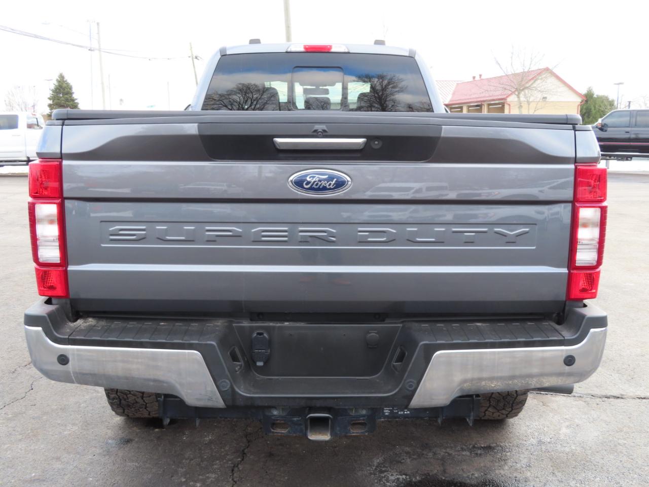 Ford Super Duty F-250 SRW Lariat 4WD Crew Cab 8' Box 2022