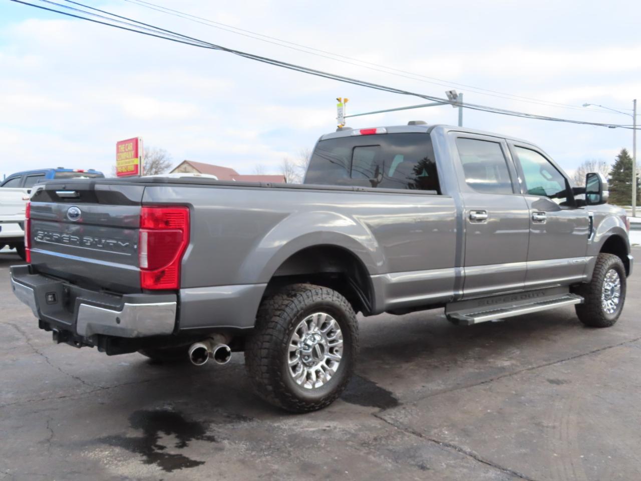 Ford Super Duty F-250 SRW Lariat 4WD Crew Cab 8' Box 2022