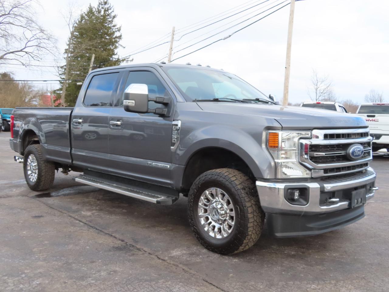 Ford Super Duty F-250 SRW Lariat 4WD Crew Cab 8' Box 2022