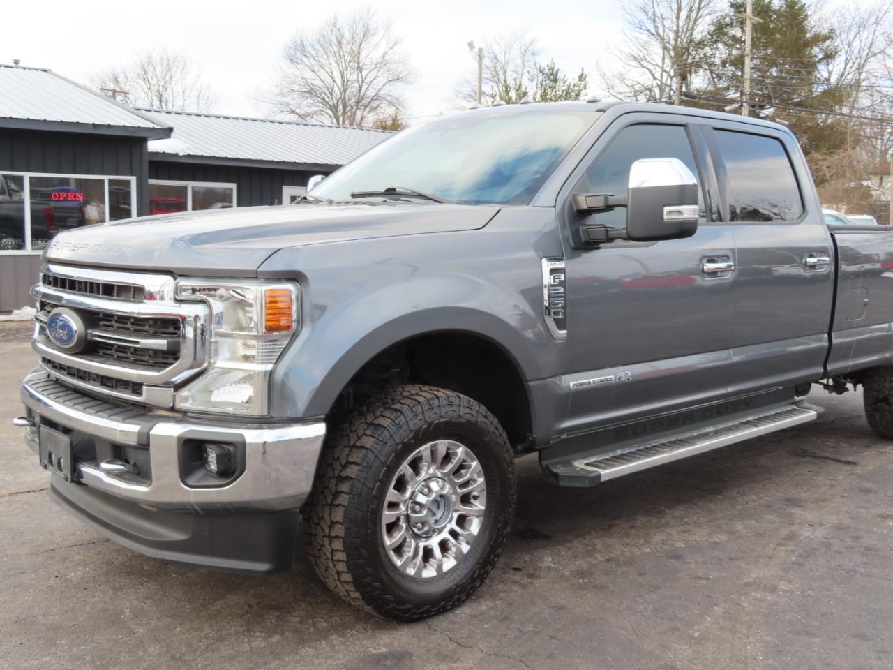 Ford Super Duty F-250 SRW Lariat 4WD Crew Cab 8' Box 2022