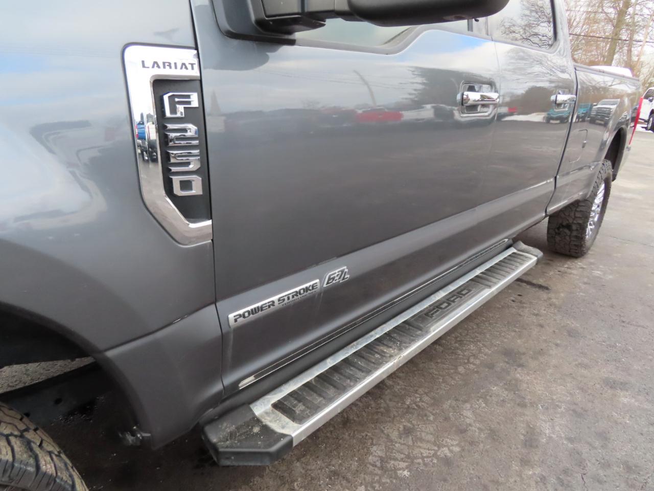 Ford Super Duty F-250 SRW Lariat 4WD Crew Cab 8' Box 2022