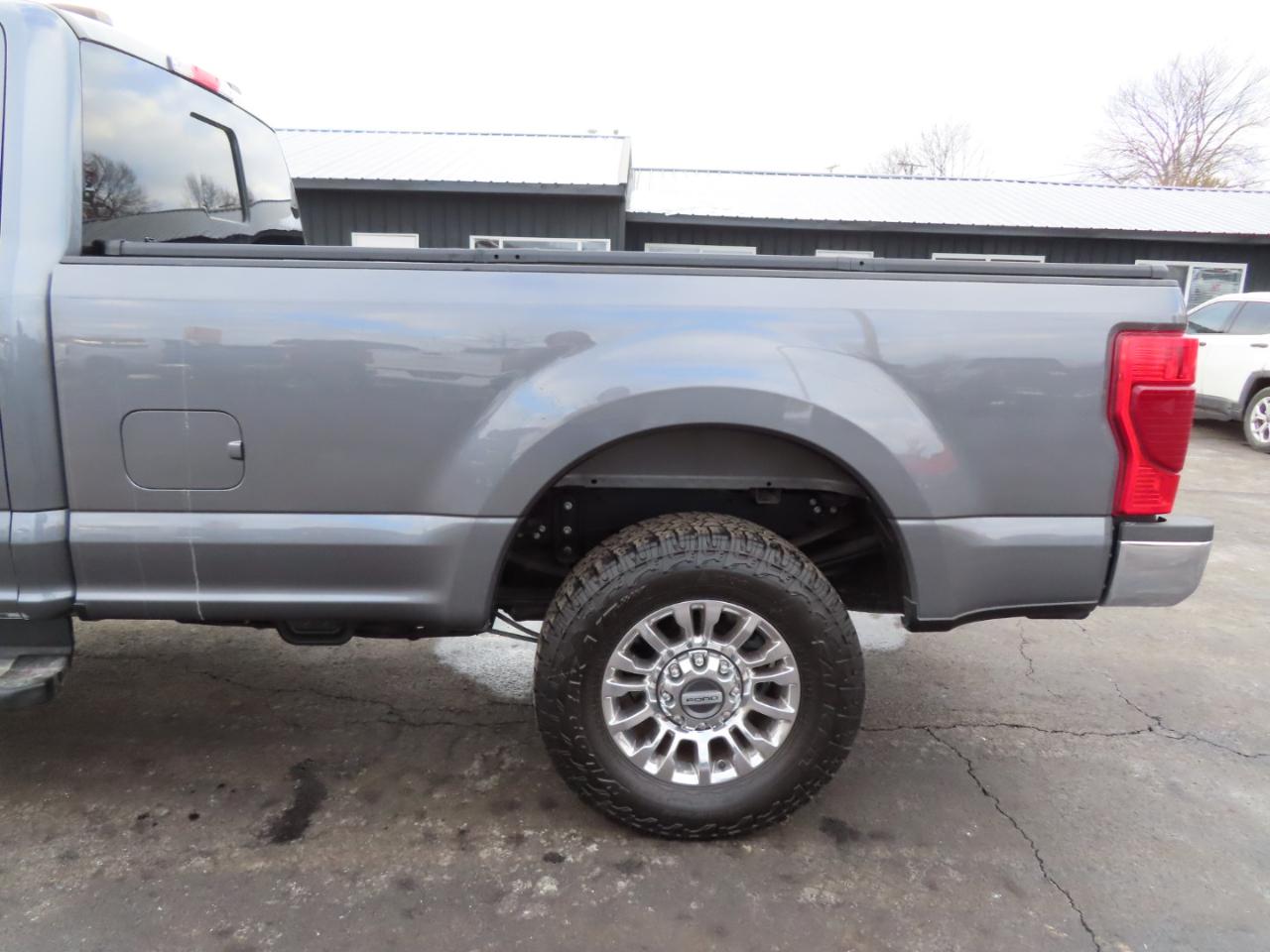 Ford Super Duty F-250 SRW Lariat 4WD Crew Cab 8' Box 2022