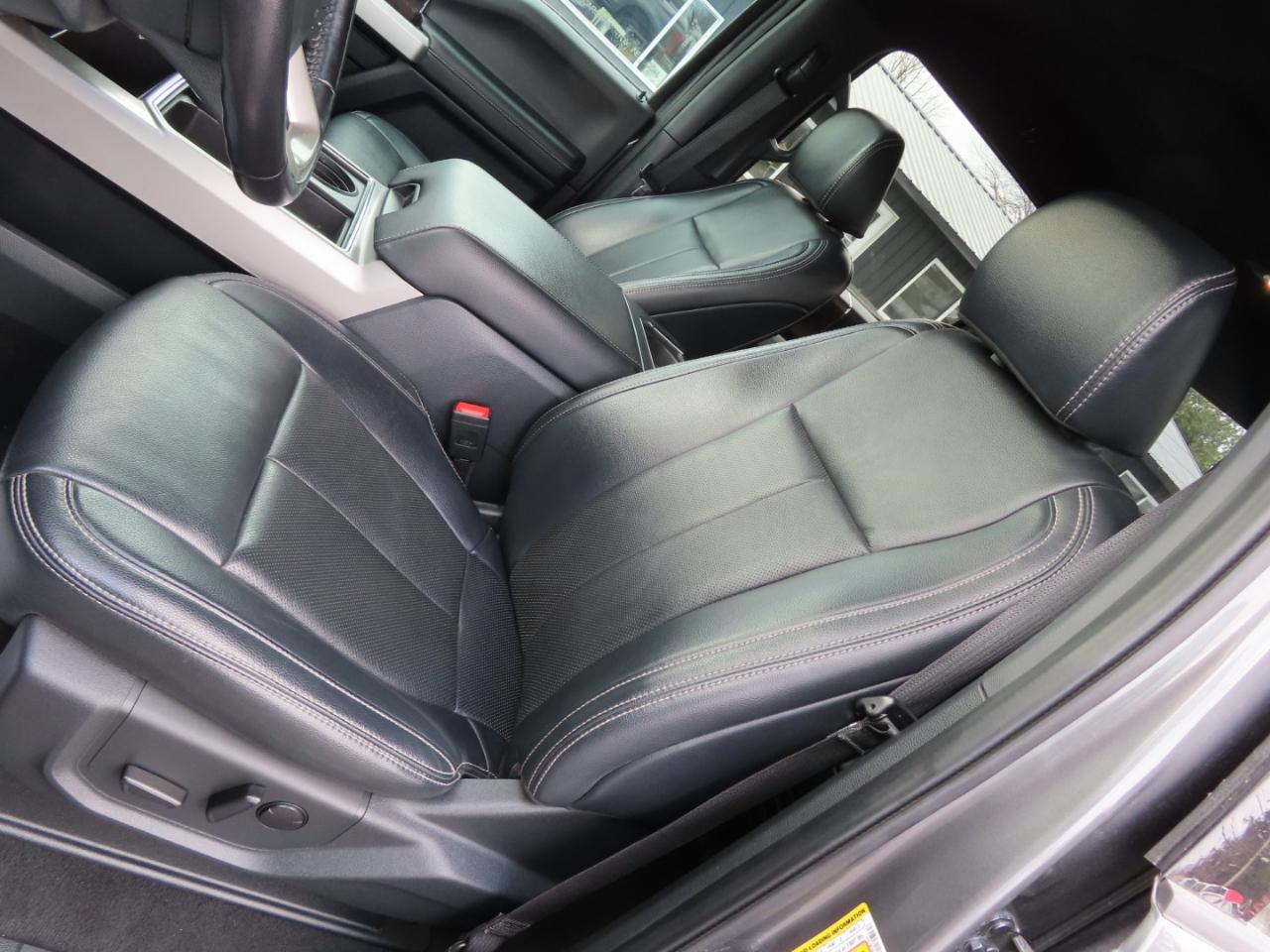 Ford Super Duty F-250 SRW Lariat 4WD Crew Cab 8' Box 2022