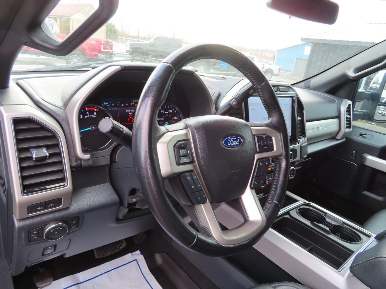 Ford Super Duty F-250 SRW Lariat 4WD Crew Cab 8' Box 2022