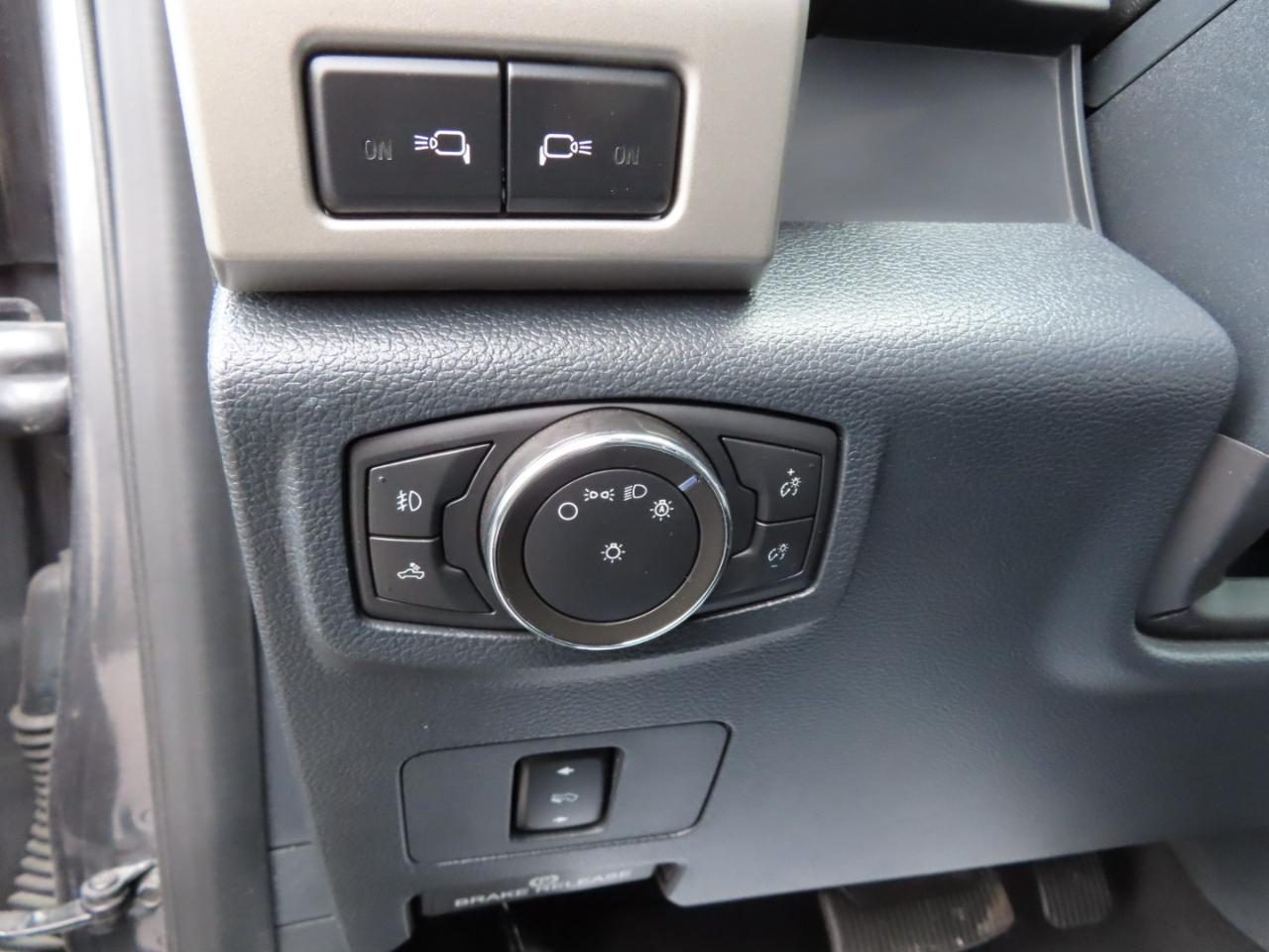 Ford Super Duty F-250 SRW Lariat 4WD Crew Cab 8' Box 2022