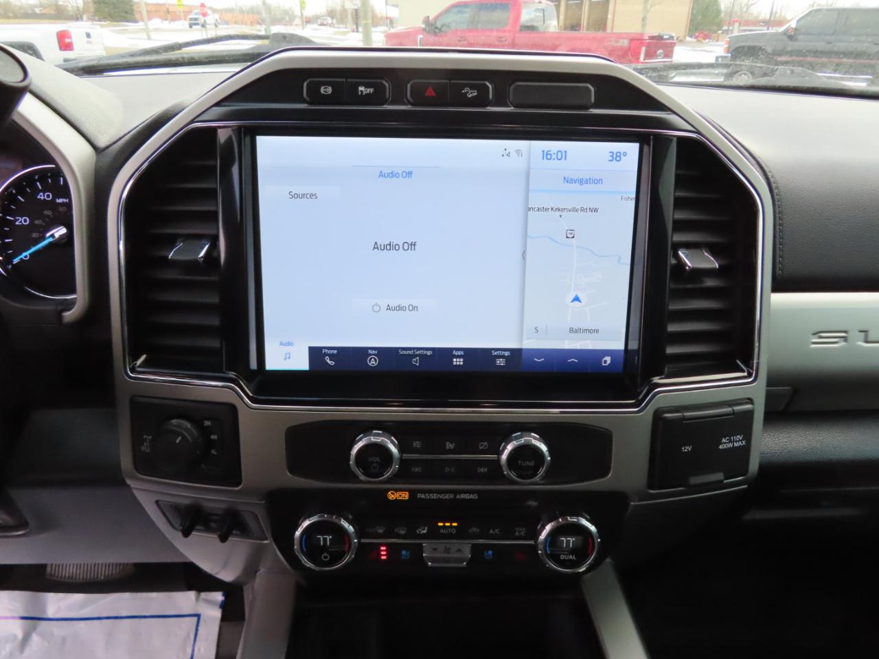 Ford Super Duty F-250 SRW Lariat 4WD Crew Cab 8' Box 2022