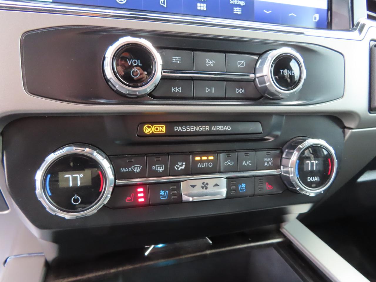 Ford Super Duty F-250 SRW Lariat 4WD Crew Cab 8' Box 2022