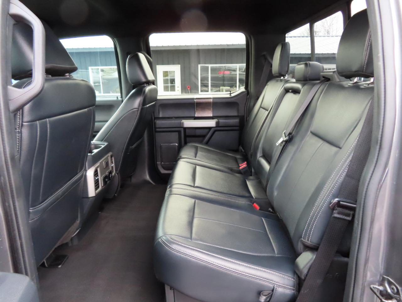 Ford Super Duty F-250 SRW Lariat 4WD Crew Cab 8' Box 2022