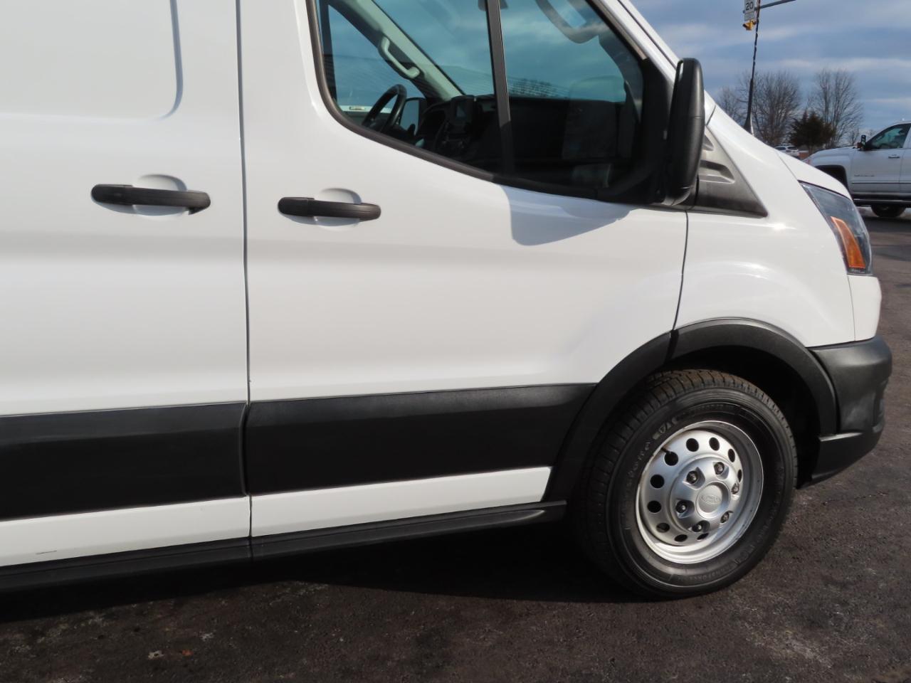 Ford Transit Cargo Van T-250 148" Med Rf 9070 GVWR AWD 2024