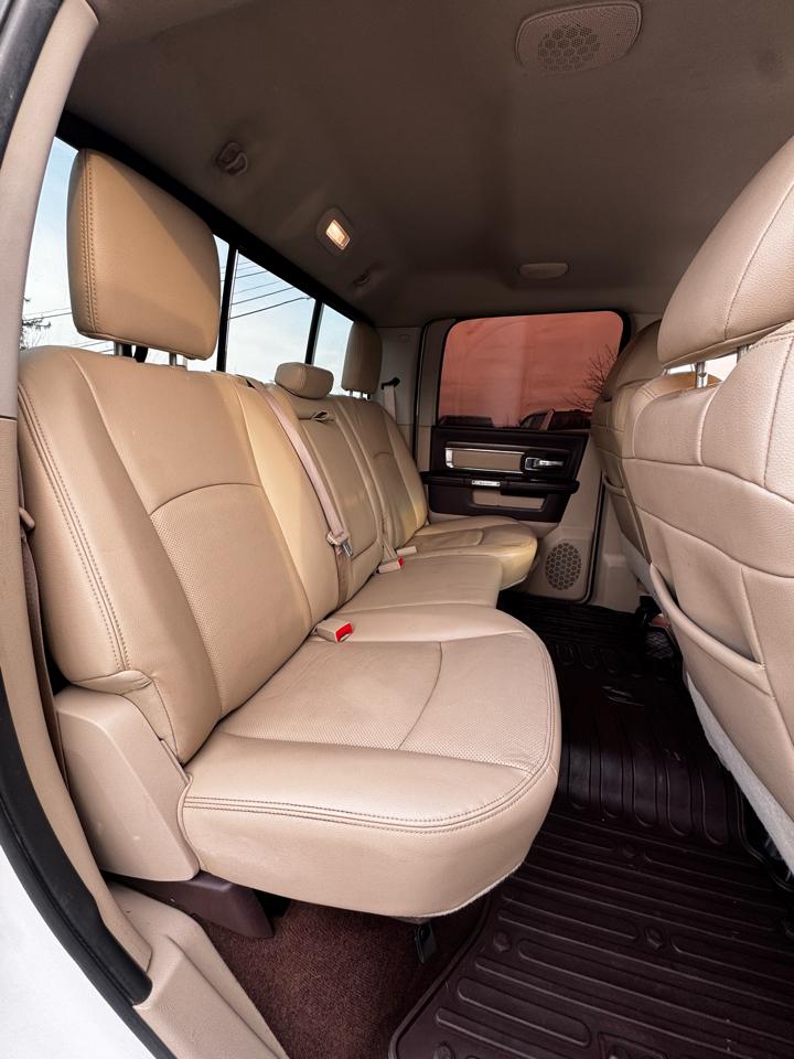 RAM 3500 4WD Crew Cab 169" Laramie 2015