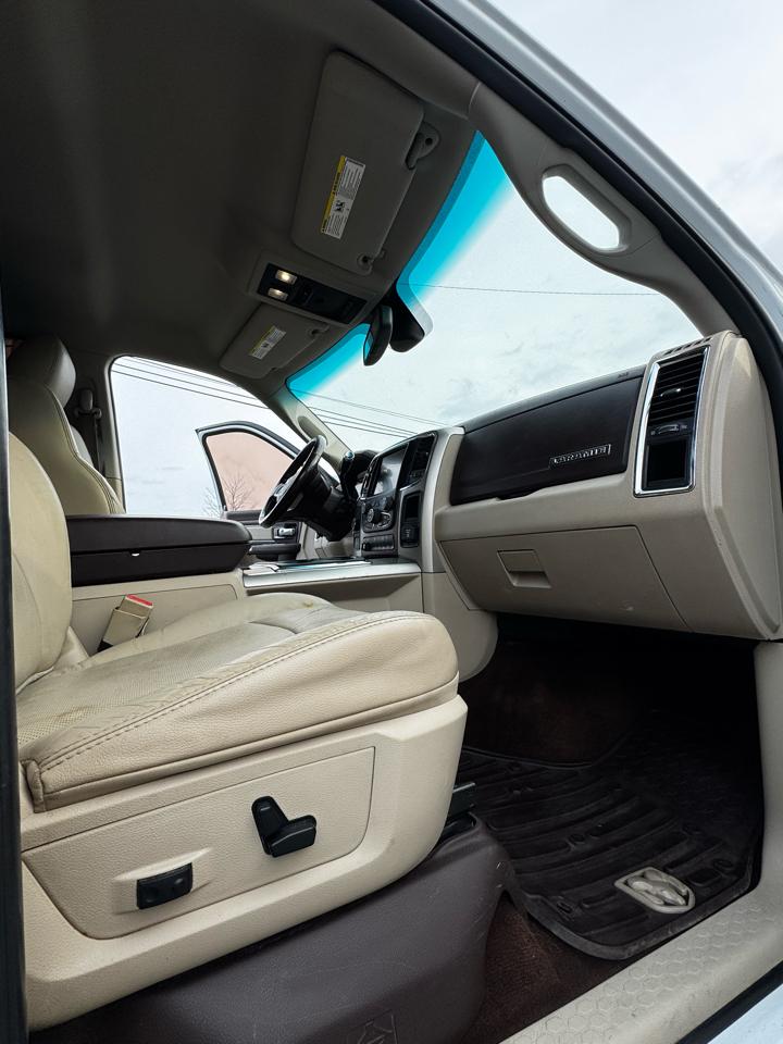 RAM 3500 4WD Crew Cab 169" Laramie 2015