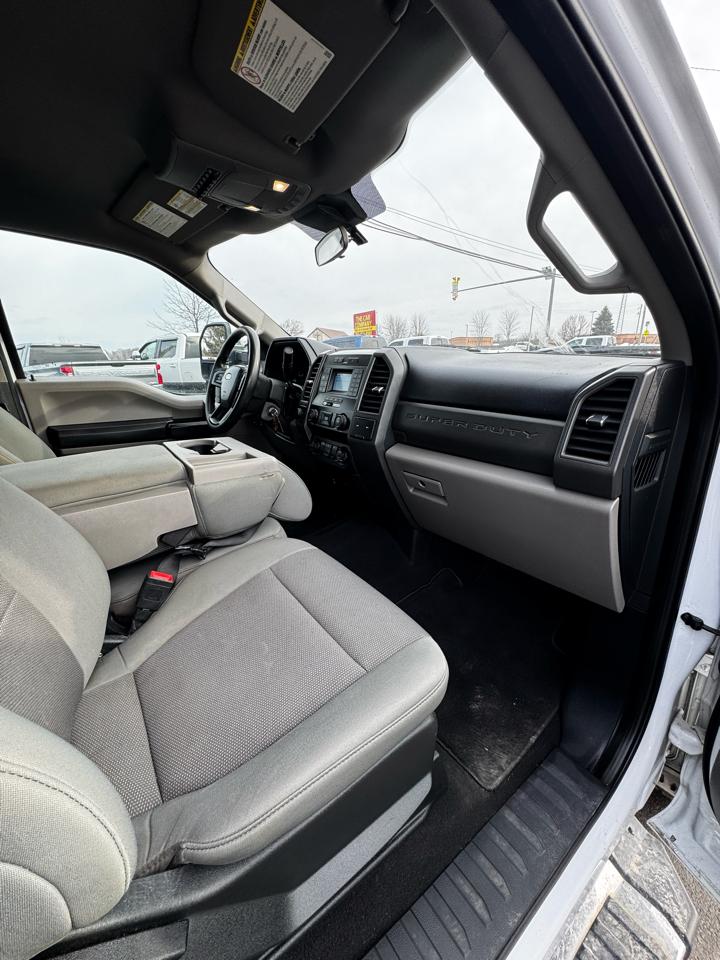 Ford Super Duty F-350 SRW XL 4WD Crew Cab 6.75' Box 2021