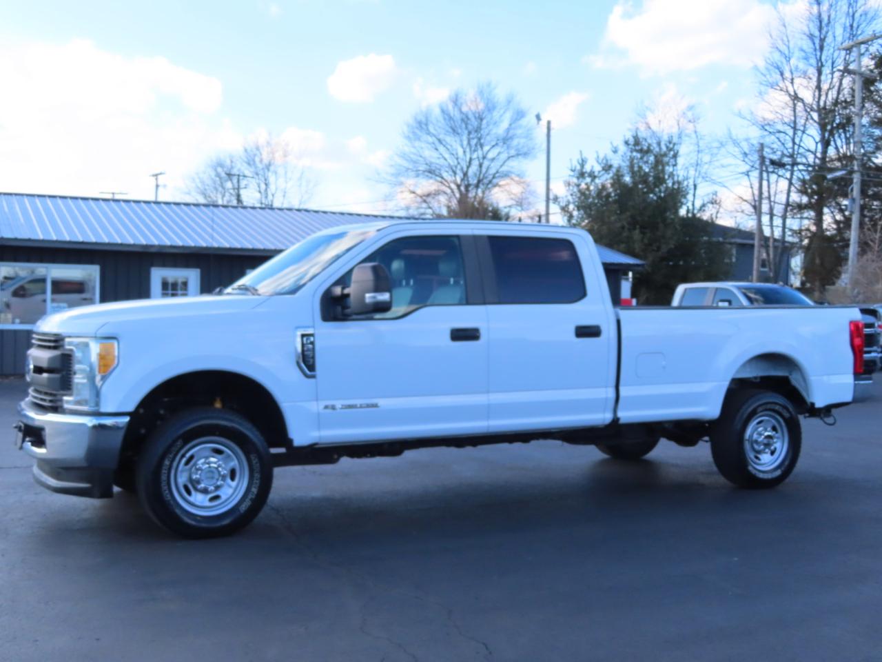 Ford Super Duty F-250 SRW XL 4WD Crew Cab 8' Box 2017