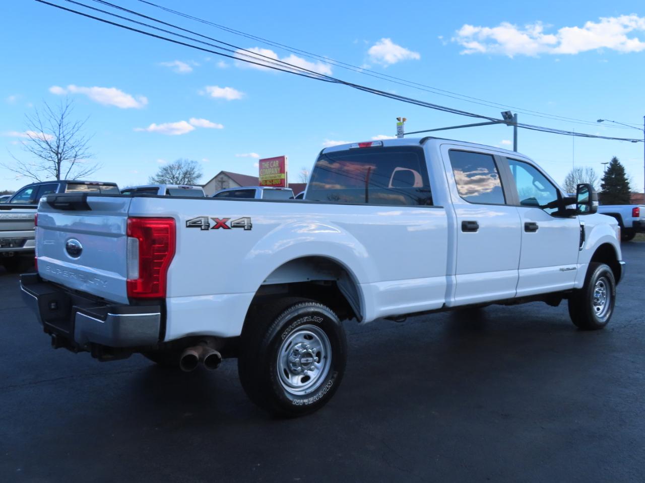 Ford Super Duty F-250 SRW XL 4WD Crew Cab 8' Box 2017