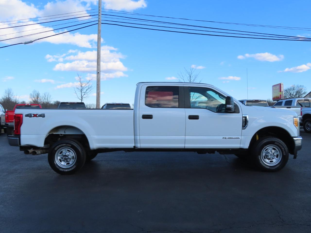 Ford Super Duty F-250 SRW XL 4WD Crew Cab 8' Box 2017