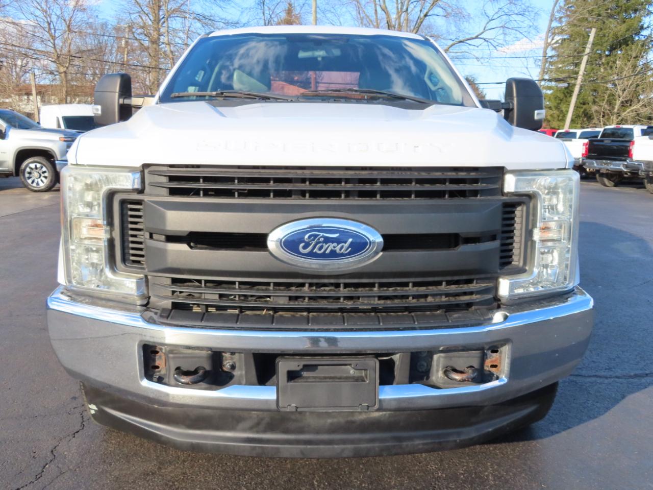 Ford Super Duty F-250 SRW XL 4WD Crew Cab 8' Box 2017