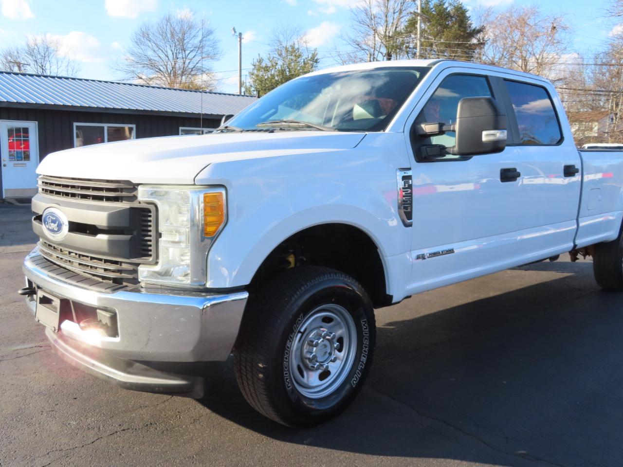 Ford Super Duty F-250 SRW XL 4WD Crew Cab 8' Box 2017