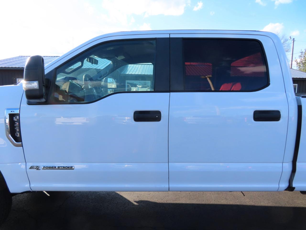 Ford Super Duty F-250 SRW XL 4WD Crew Cab 8' Box 2017