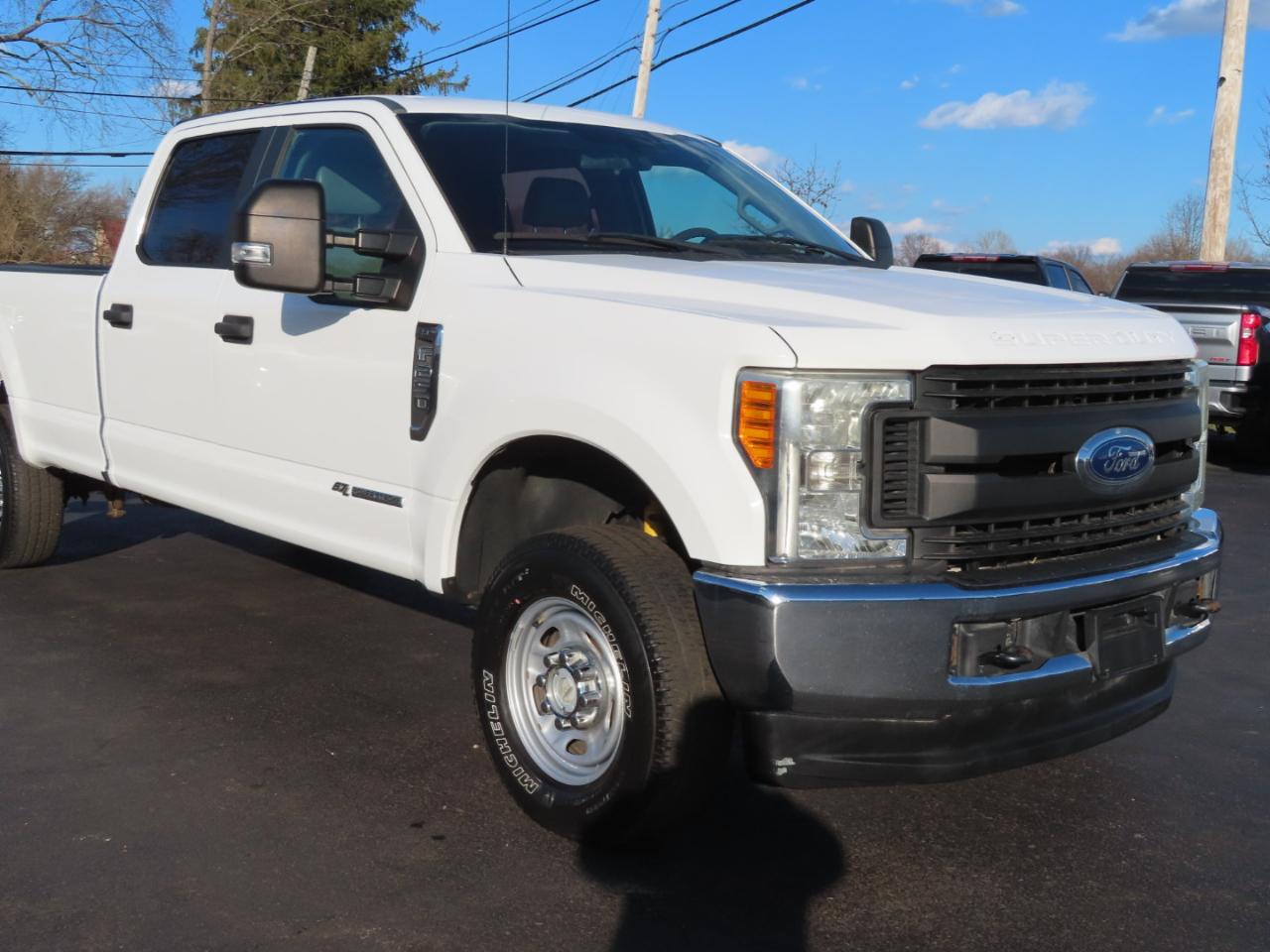 Ford Super Duty F-250 SRW XL 4WD Crew Cab 8' Box 2017