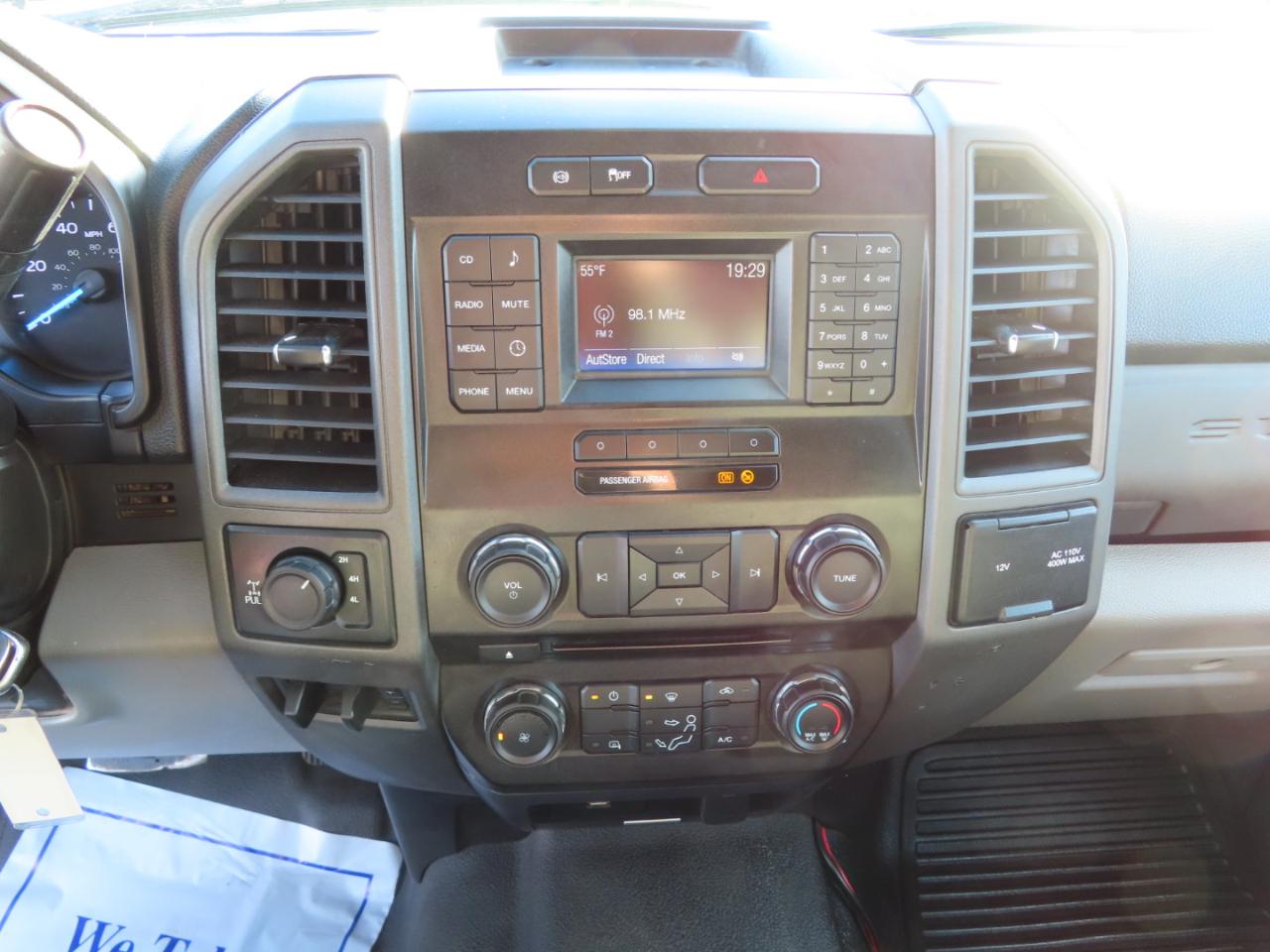 Ford Super Duty F-250 SRW XL 4WD Crew Cab 8' Box 2017